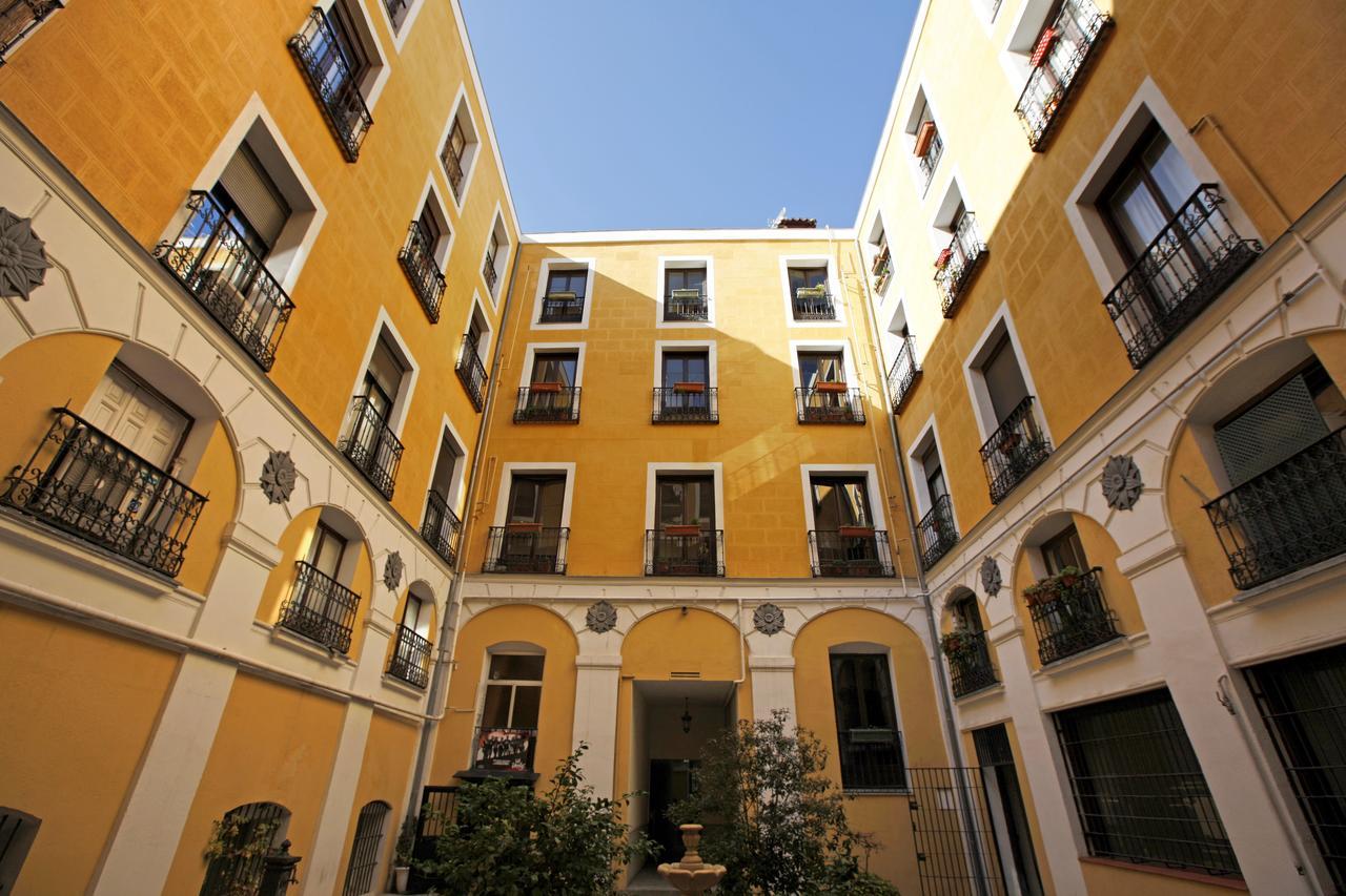 Madrid Centric Suites Bagian luar foto